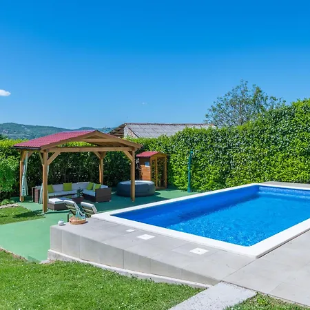 Ida, A Charming In A Rustic Setting Tatil Evi *