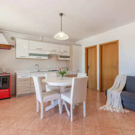 Ida, A Charming In A Rustic Setting