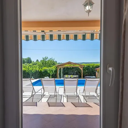 Ida, A Charming In A Rustic Setting Potpićan