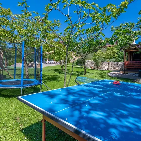 Prázdninový dům Ida, A Charming In A Rustic Setting Potpićan