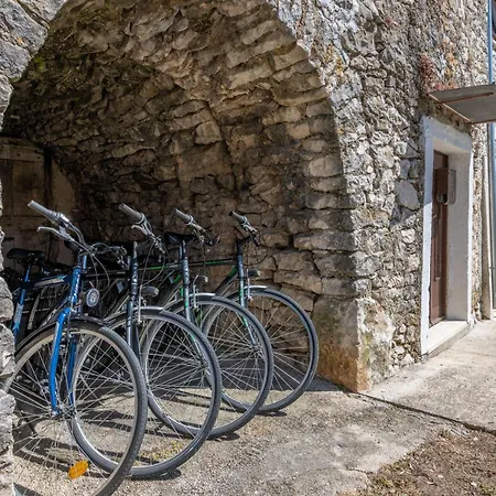 Ida, A Charming In A Rustic Setting *