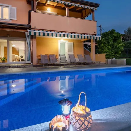 Ida, A Charming In A Rustic Setting