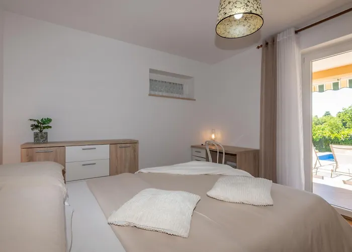 Ida, A Charming In A Rustic Setting Potpićan