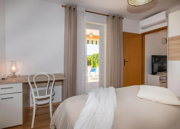 Ida, A Charming In A Rustic Setting Potpićan