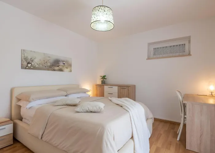 Ida, A Charming In A Rustic Setting Vakantiehuis Potpićan