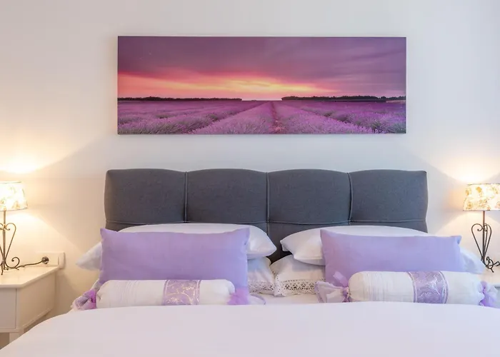 Ida, A Charming In A Rustic Setting Vakantiehuis