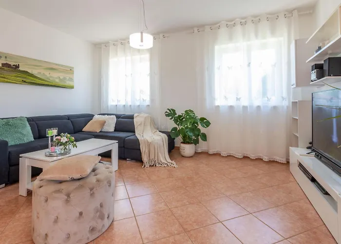 Ida, A Charming In A Rustic Setting *