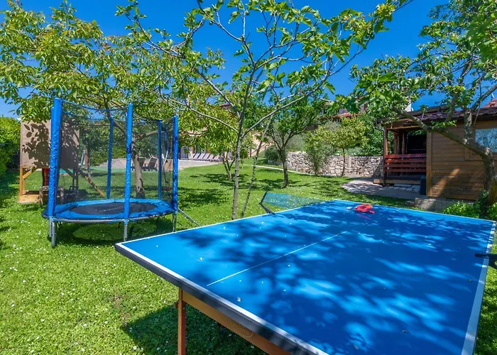 Vakantiehuis Ida, A Charming In A Rustic Setting Potpićan