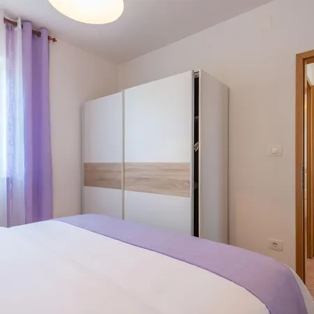 Ida, A Charming In A Rustic Setting Holiday home