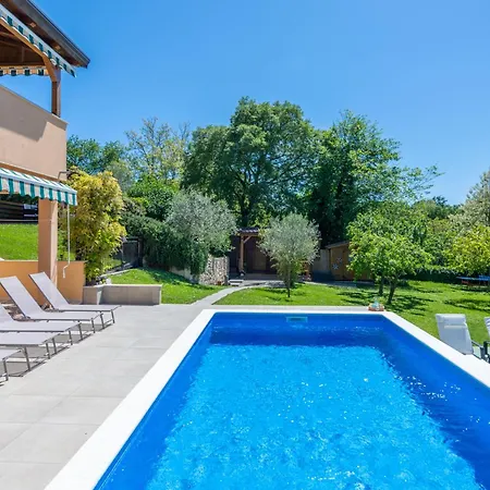 Ida, A Charming In A Rustic Setting *