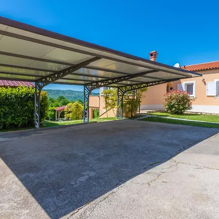 Ida, A Charming In A Rustic Setting Potpican