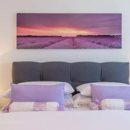 Ida, A Charming In A Rustic Setting Holiday home